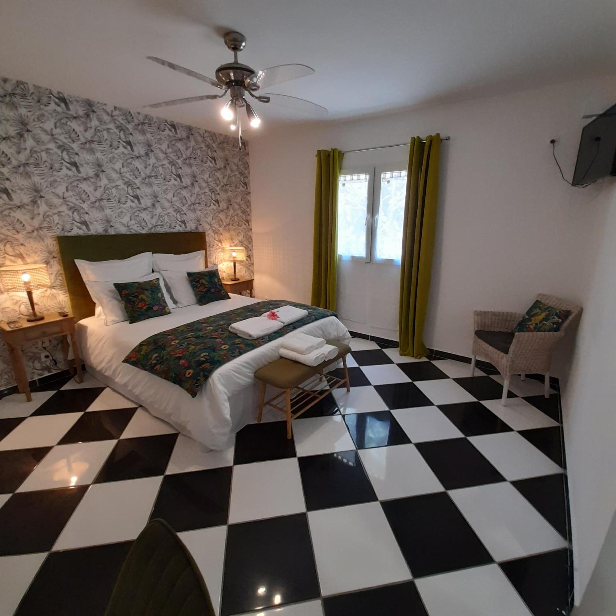 Villa Garriga Le Bois de Nefles  Номер фото